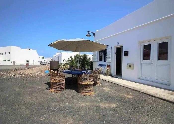 Casa Alejandra Con Terraza Y Barbacoa! Casa de Férias El Golfo