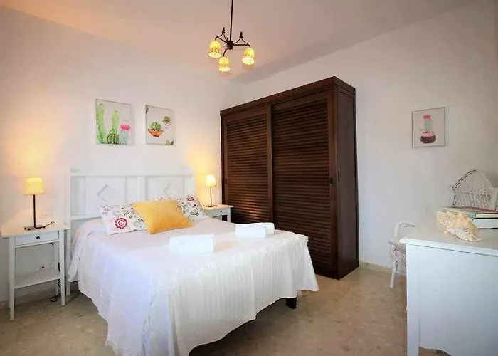 Casa Alejandra Con Terraza Y Barbacoa! Casa de Férias El Golfo